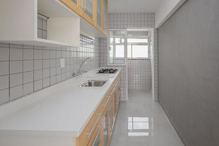Cozinha de apartamento para alugar com 1 quarto, 44m² em Mont’Serrat, Porto Alegre