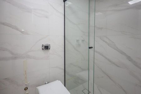 Banheiro de apartamento para alugar com 1 quarto, 44m² em Mont’Serrat, Porto Alegre