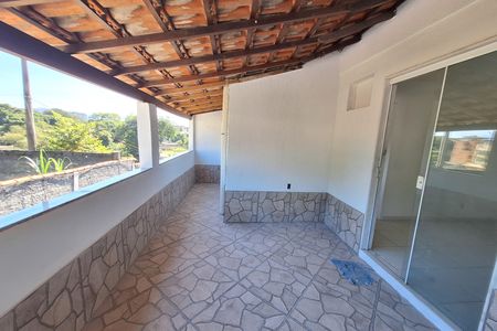 Varanda de casa para alugar com 2 quartos, 95m² em Jardim Primavera, Duque de Caxias
