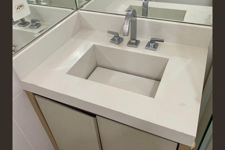 Apartamento à venda com 155m², 3 quartos e 3 vagas Apartamento à venda com 155m², 3 quartos e 3 vagasBanheiro 2