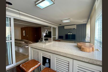 Apartamento à venda com 155m², 3 quartos e 3 vagas Apartamento à venda com 155m², 3 quartos e 3 vagasVaranda
