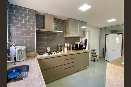 Apartamento à venda com 155m², 3 quartos e 3 vagas Apartamento à venda com 155m², 3 quartos e 3 vagasCozinha
