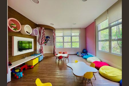 Apartamento à venda com 155m², 3 quartos e 3 vagas Apartamento à venda com 155m², 3 quartos e 3 vagasBrinquedoteca