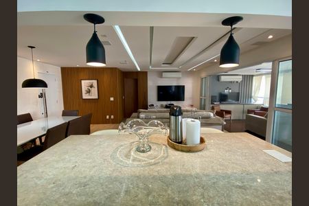 Apartamento à venda com 155m², 3 quartos e 3 vagas Apartamento à venda com 155m², 3 quartos e 3 vagasCozinha