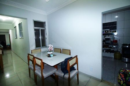 Sala de apartamento à venda com 2 quartos, 72m² em Olaria, Rio de Janeiro