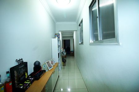Sala - Corredor de apartamento à venda com 2 quartos, 72m² em Olaria, Rio de Janeiro