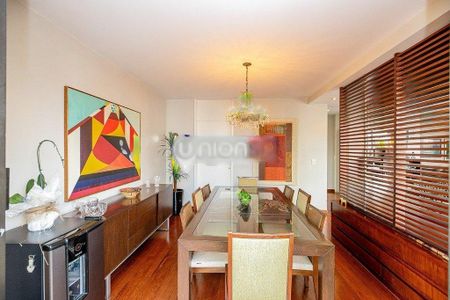 Apartamento à venda com 225m², 3 quartos e 4 vagas