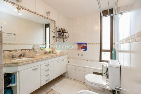 Apartamento à venda com 225m², 3 quartos e 4 vagas