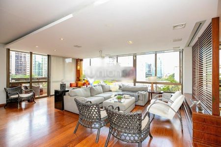 Apartamento à venda com 3 quartos, 225m² em Itaim Bibi, São Paulo