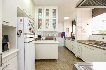 Apartamento à venda com 225m², 3 quartos e 4 vagas