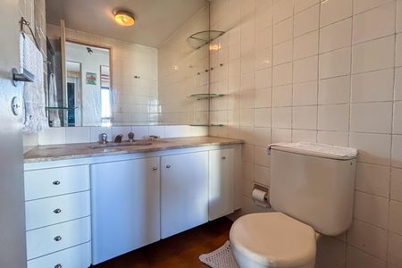 Apartamento à venda com 111m², 3 quartos e 2 vagas Apartamento à venda com 111m², 3 quartos e 2 vagasBanheiro da Suíte