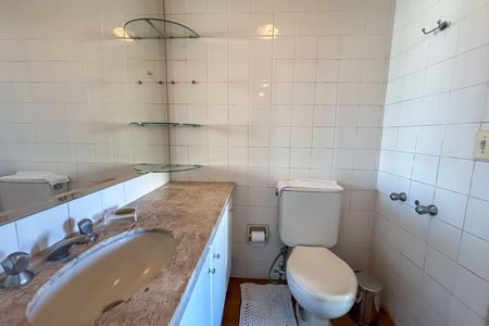 Apartamento à venda com 111m², 3 quartos e 2 vagas Apartamento à venda com 111m², 3 quartos e 2 vagasBanheiro social