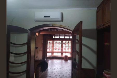 Casa à venda com 115m², 4 quartos e 2 vagas