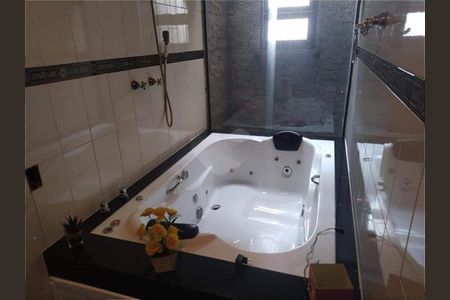 Casa à venda com 115m², 4 quartos e 2 vagas