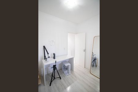Quarto 2 de apartamento para alugar com 2 quartos, 58m² em Vila Sao Vicente, São Paulo