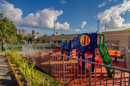 Apartamento para alugar com 44m², 2 quartos e 1 vaga Apartamento para alugar com 44m², 2 quartos e 1 vagaÁrea comum - Playground