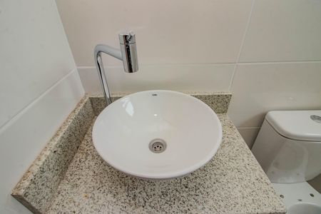Apartamento para alugar com 44m², 2 quartos e 1 vaga Apartamento para alugar com 44m², 2 quartos e 1 vagaBanheiro