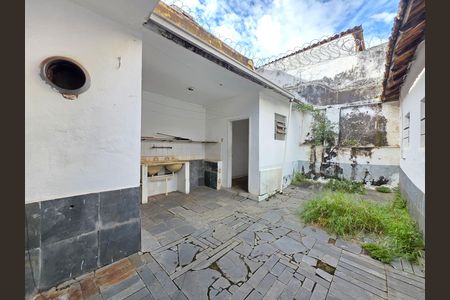 Casa à venda com 184m², 3 quartos e 3 vagas Casa à venda com 184m², 3 quartos e 3 vagasQuintal Lavanderia e DCE