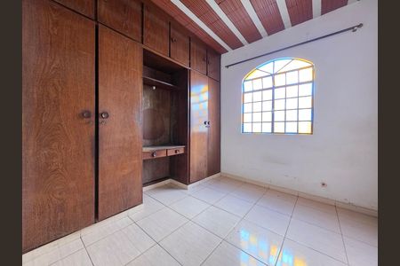 Casa à venda com 184m², 3 quartos e 3 vagas Casa à venda com 184m², 3 quartos e 3 vagasQuarto 2