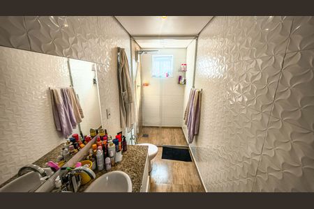 Casa para alugar com 114m², 2 quartos e 2 vagas Casa para alugar com 114m², 2 quartos e 2 vagasBanheiro da Suíte 2