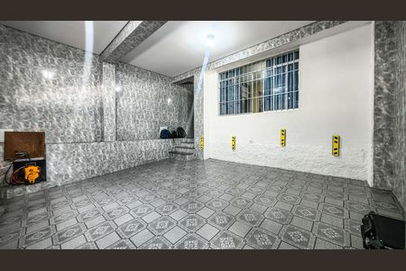 Casa para alugar com 114m², 2 quartos e 2 vagas Casa para alugar com 114m², 2 quartos e 2 vagasGaragem