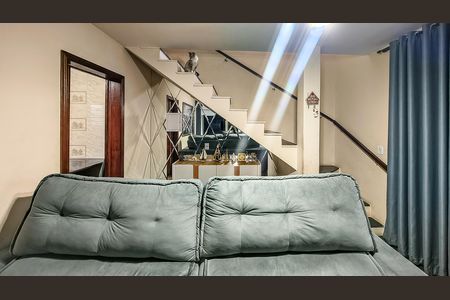 Casa para alugar com 114m², 2 quartos e 2 vagas Casa para alugar com 114m², 2 quartos e 2 vagasSala