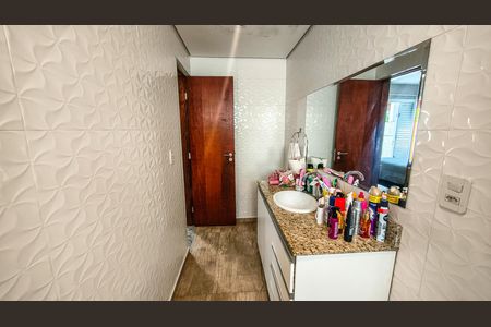 Casa para alugar com 114m², 2 quartos e 2 vagas Casa para alugar com 114m², 2 quartos e 2 vagasBanheiro da Suíte 2