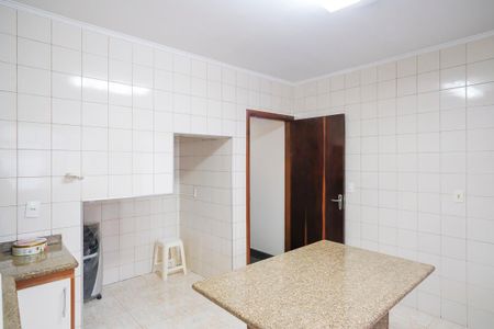 Casa à venda com 188m², 3 quartos e 3 vagasCozinha 