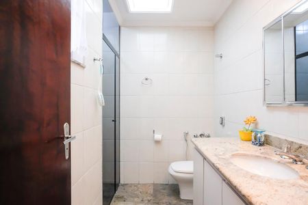 Casa à venda com 188m², 3 quartos e 3 vagasBanheiro 1
