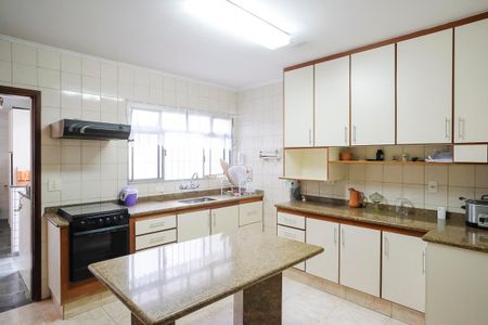 Casa à venda com 188m², 3 quartos e 3 vagasCozinha 