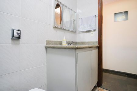 Casa à venda com 188m², 3 quartos e 3 vagasBanheiro 2