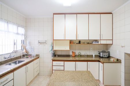 Casa à venda com 188m², 3 quartos e 3 vagasCozinha 