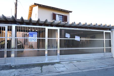Casa à venda com 200m², 1 quarto e 5 vagasFachada do imóvel - Placa grande instalada no portão do imóvel em 08.06.2026 - Código da placa: WYNY-766