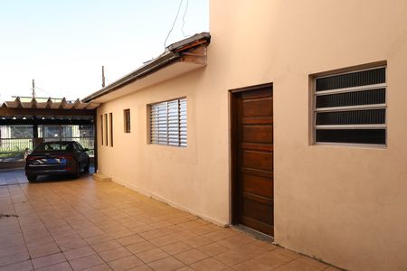 Casa à venda com 200m², 1 quarto e 5 vagasQuintal 