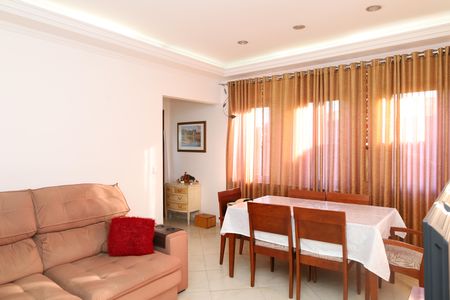 Casa à venda com 200m², 1 quarto e 5 vagasSala
