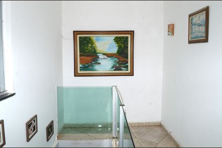 Casa para alugar com 300m², 5 quartos e 2 vagasEscada