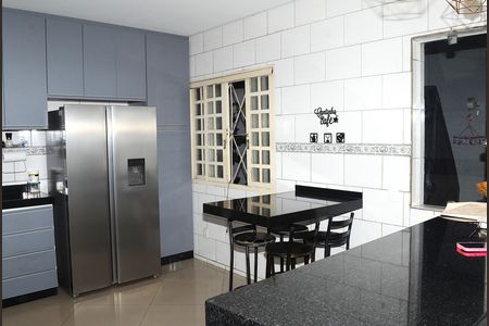 Casa para alugar com 300m², 5 quartos e 2 vagasCozinha