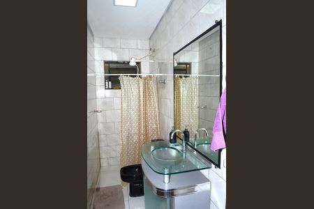 Casa para alugar com 300m², 5 quartos e 2 vagasBanheiro Corredor