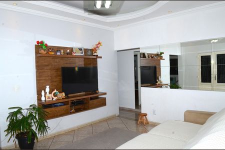 Sala 1 de casa para alugar com 5 quartos, 300m² em Ouro Minas, Belo Horizonte