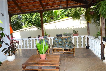 Casa para alugar com 300m², 5 quartos e 2 vagasVaranda