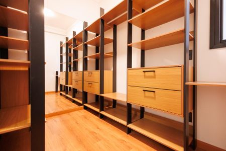 Casa de condomínio para alugar com 260m², 3 quartos e 4 vagas Casa de condomínio para alugar com 260m², 3 quartos e 4 vagasCloset da suíte Master