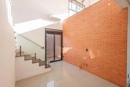 Casa de condomínio para alugar com 260m², 3 quartos e 4 vagas Casa de condomínio para alugar com 260m², 3 quartos e 4 vagasSala de TV