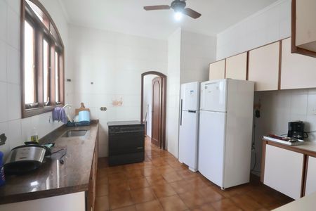 Apartamento para alugar com 380m², 3 quartos e 2 vagas Apartamento para alugar com 380m², 3 quartos e 2 vagasCozinha
