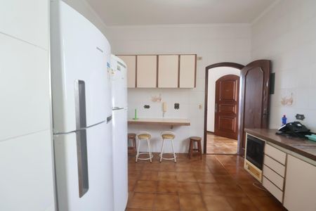 Apartamento para alugar com 380m², 3 quartos e 2 vagas Apartamento para alugar com 380m², 3 quartos e 2 vagasCozinha