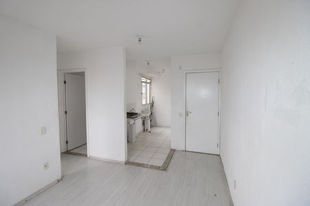 Sala / Cozinha / Área de Serviço de apartamento para alugar com 2 quartos, 39m² em Vila Popular, São Paulo