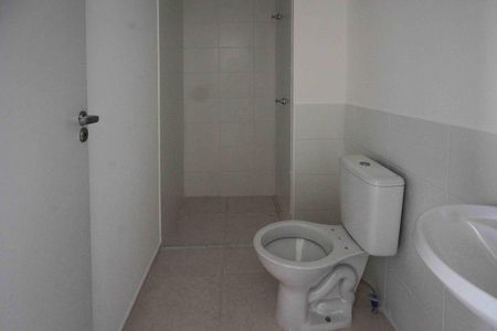 Apartamento à venda com 32m², 2 quartos e sem vaga Apartamento à venda com 32m², 2 quartos e sem vagaBanheiro