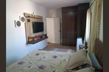 Casa à venda com 180m², 3 quartos e 5 vagas Casa à venda com 180m², 3 quartos e 5 vagasFoto 03