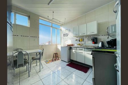 Cozinha de apartamento para alugar com 2 quartos, 69m² em São Sebastião, Porto Alegre