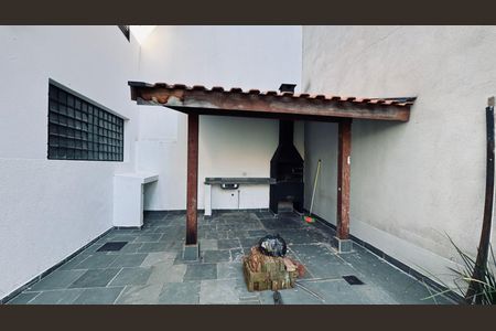 Casa de condomínio à venda com 300m², 3 quartos e 2 vagas Casa de condomínio à venda com 300m², 3 quartos e 2 vagasÁrea externa