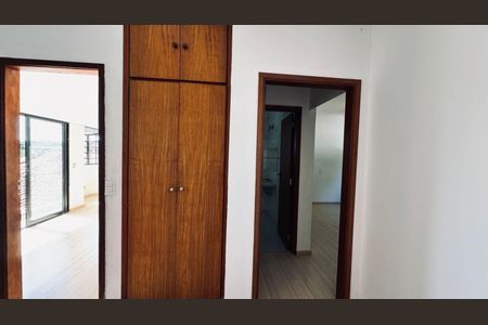 Corredor de casa de condomínio à venda com 3 quartos, 300m² em Jardim Santa Genebra II (Barao Geraldo), Campinas